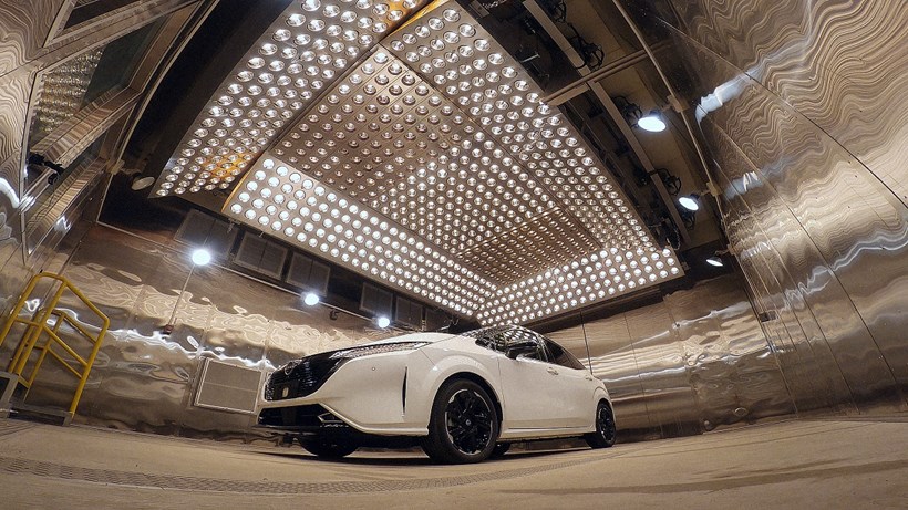 Ο υπάλληλος της Nissan που ελέγχει την μυρωδιά των αυτοκινήτων