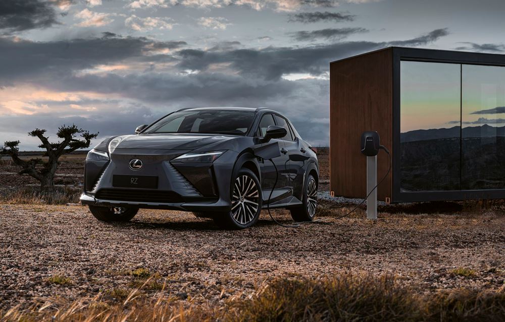 Lexus RZ450e