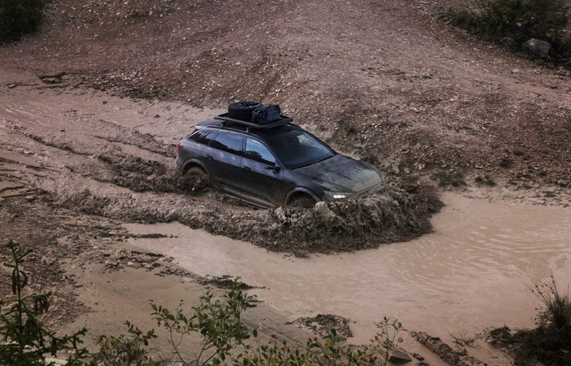 Audi Q8 e-tron Dakar