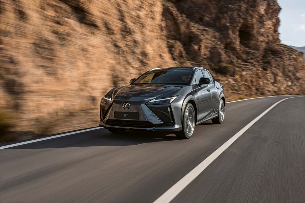 Lexus RZ450e