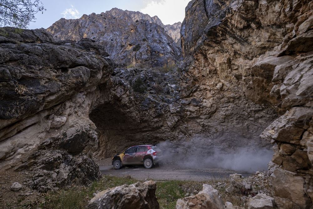 Red Bull Φαραγγι Τουρκία Skoda Fabia Rally BMW F900 GS