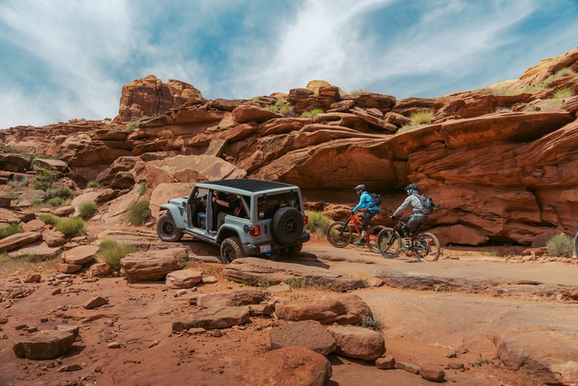 Jeep Wrangler Rubicon Cliff Hanger