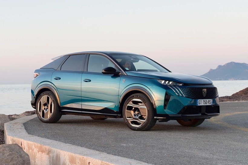 Peugeot E-3008