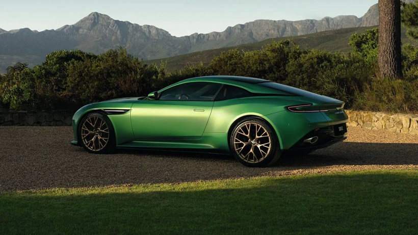 Aston Martin DB12 2023