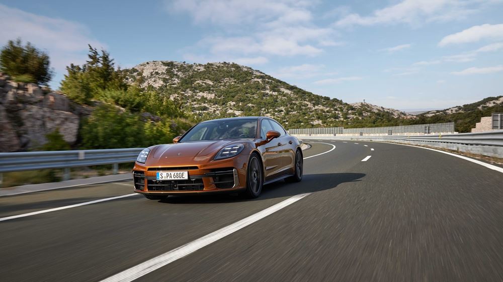 Porsche Panamera 2023