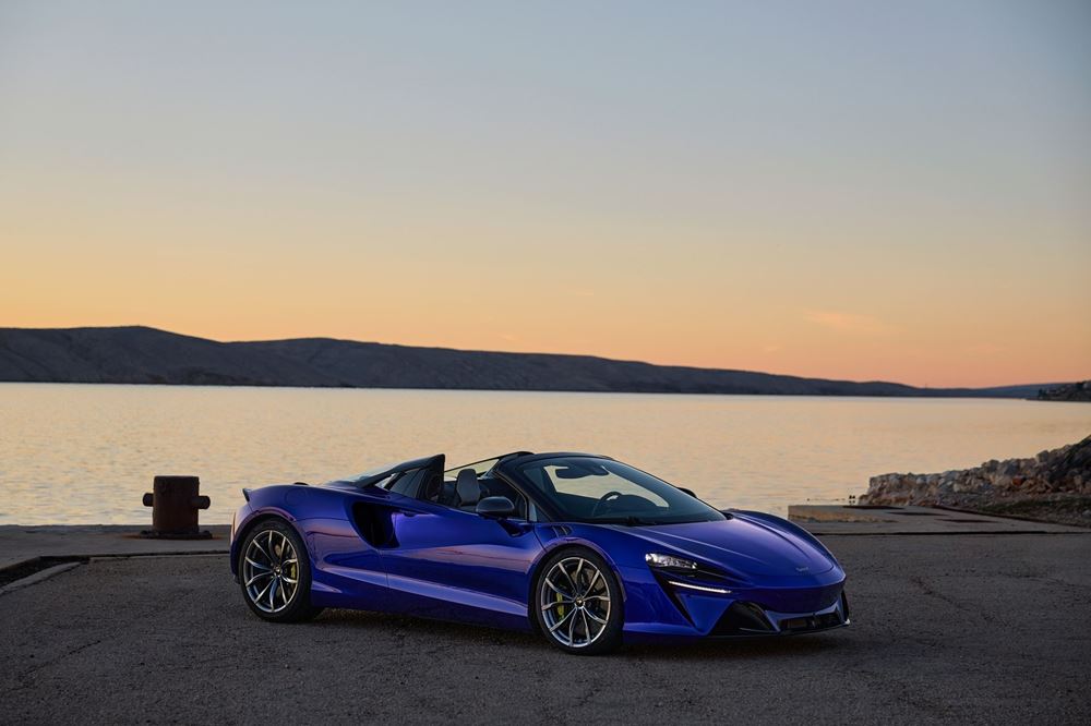 McLaren Artura Spider 2025