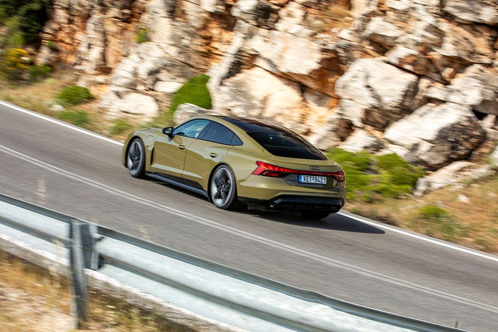 AUDI e-tron GT