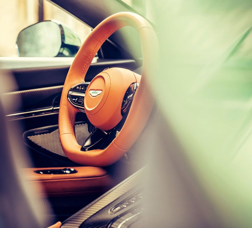 Aston Martin DB12