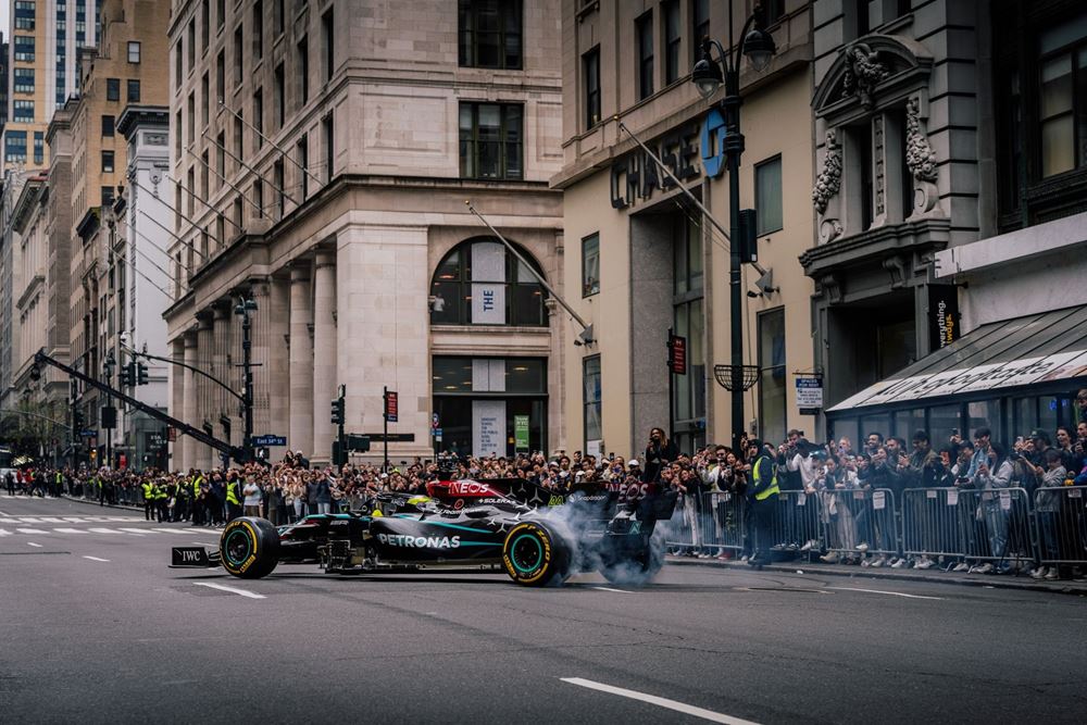 Mercedes F1 5η Λεωφόρος Νέα Υόρκη Empire State Building