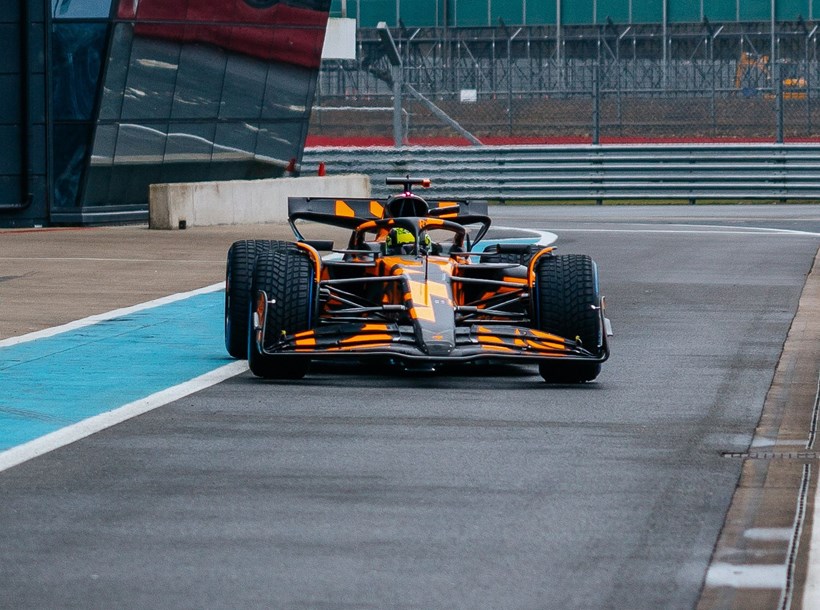McLaren MCL39 Shakedown