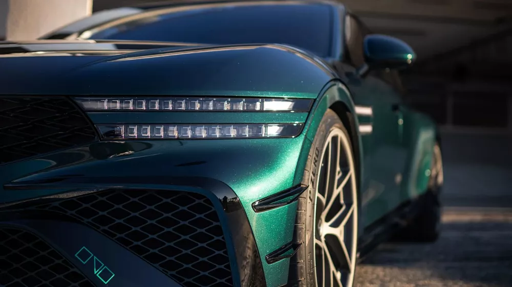 Genesis G90 Wingback