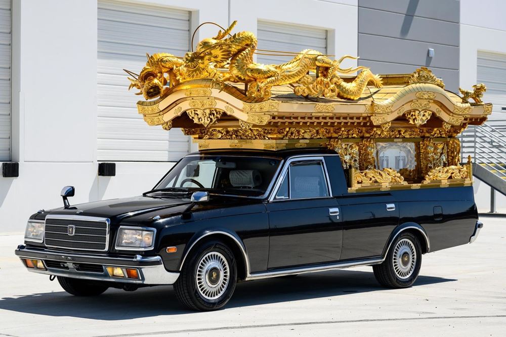 Toyota Century Νεκροφόρα