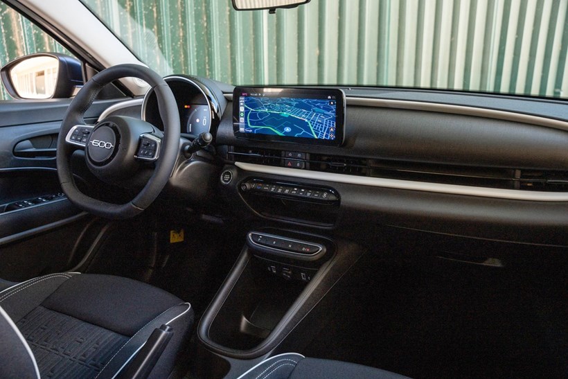 FIAT 600 Hybrid δοκιμή