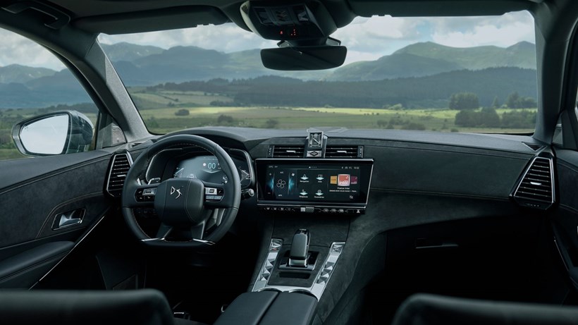 DS 7 PHEV 300 4WD