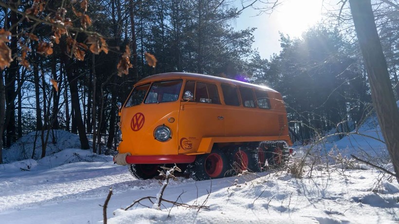 Το εκτός δρόμου όχημα VW Half-track Fox