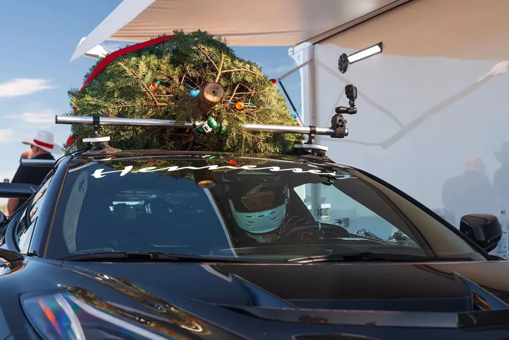 Hennessey Corvette ZR1 χριστουγεννιάτικο δέντρο