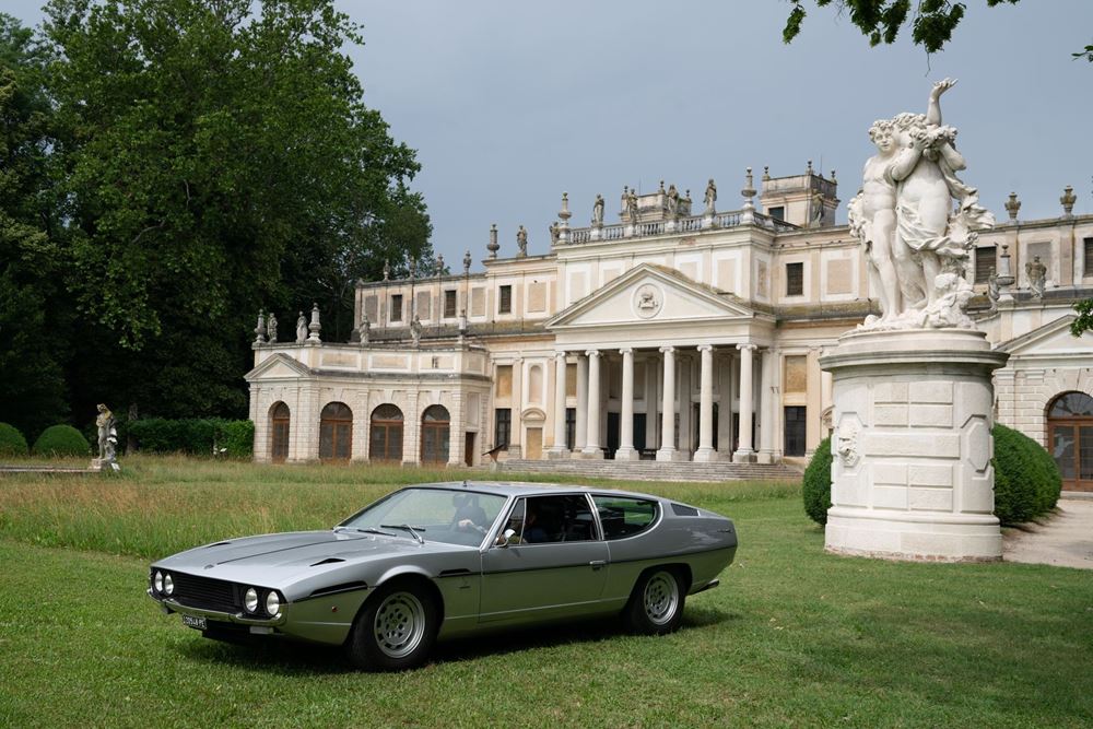 Lamborghini Espada 400 GT