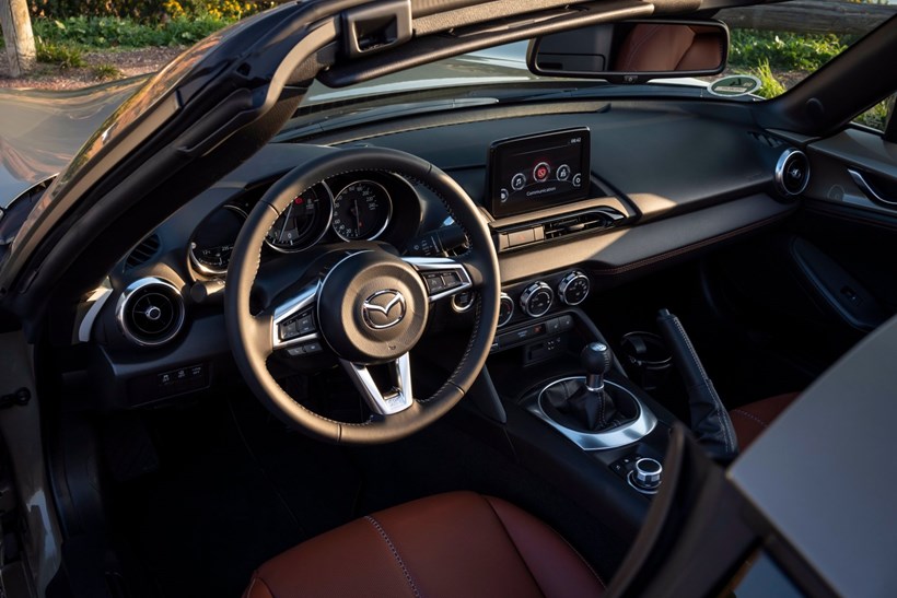 Mazda MX-5 nees ekdoseis