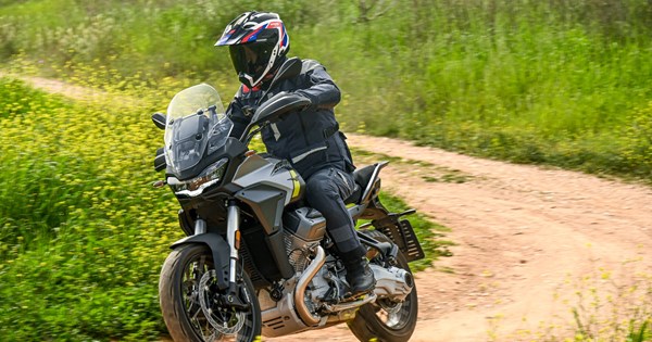 Ducati Monster περιορισμένης παραγωγής αφιερωμένη στον Ayrton Senna - εικόνα 8