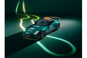 Υπέροχη ακόμα και σε μπλε χρώμα η Alfa Romeo 33 Stradale - εικόνα 6