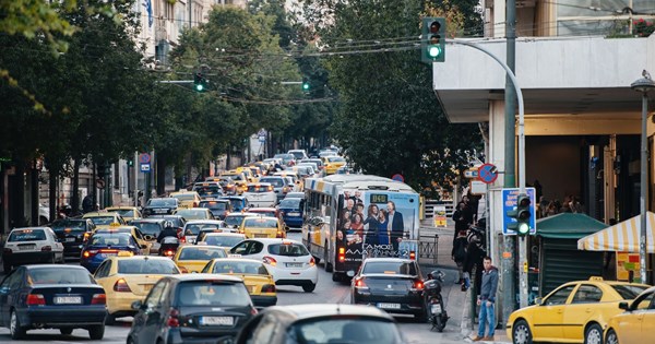 Γιατί το μποτιλιάρισμα μας σπρώχνει στην κακή διατροφή - εικόνα 1