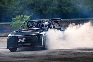 Πρώτες εικόνες από το κτηνώδες Hyundai Insteroid-ένα Inster με στεροειδή - εικόνα 1