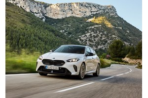 Η νέα BMW M5 θα έχει φωτιζόμενη μάσκα-το πρώτο teaser - εικόνα 1