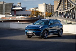 H BYD έφτιαξε διώροφο λεωφορείο για το Λονδίνο - εικόνα 5