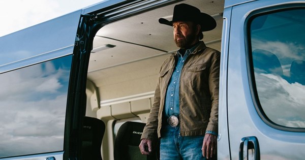 7 διάσημοι που έπαιξαν σε διαφημίσεις αυτοκινήτων - εικόνα 1