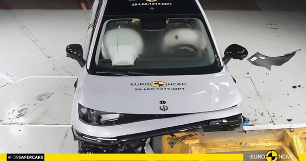 Αυτό το αυτοκίνητο διαθέτει τον πρώτο αερόσακο-κράνος στον κόσμο-δείτε πώς λειτουργεί - εικόνα 1