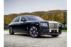 Διάσημος μποξέρ έκανε δώρο γενεθλίων στον εαυτό του δύο Rolls-Royce (video) - εικόνα 1