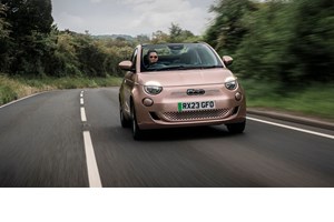 Fiat 500e Tender 2: Εκεί που η στεριά συναντά τη θάλασσα - εικόνα 1
