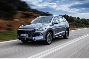 H πρώτη ηλεκτρική Ferrari Luce έχει απίστευτο εσωτερικό (εικόνες, video) - εικόνα 9