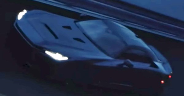 Οδηγός κάλεσε την αστυνομία για το ηλεκτρικό του αυτοκίνητο-Δείτε ένα απίθανο περιστατικό - εικόνα 5