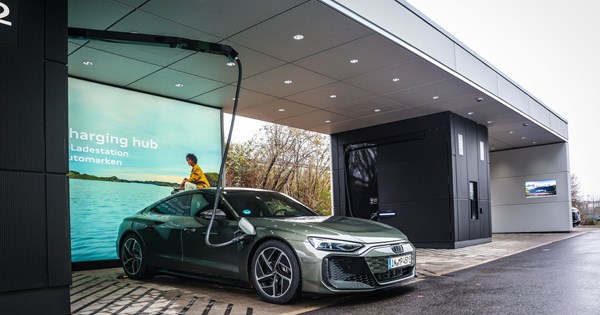 Tesla: Τα robotaxi βγήκαν στους δρόμους χωρίς οδηγούς (video) - εικόνα 4