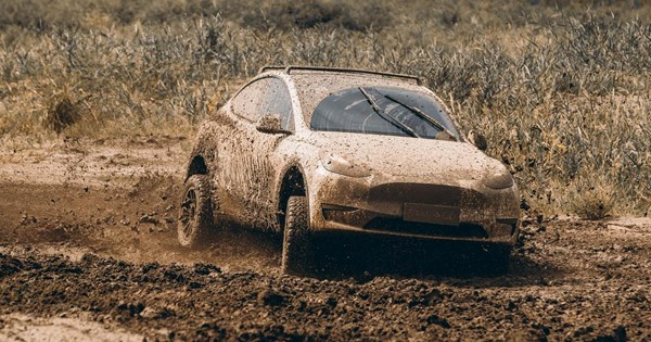 To Tesla Model 3 τον έσωσε από τις σφαίρες της Χαμάς (εικόνες) - εικόνα 3