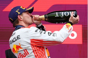 Η Mercedes ετοιμάζει τον αντίπαλο του Model 3 Performance - εικόνα 5