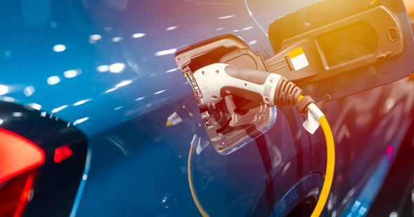 Αυτό το plug-in υβριδικό αυτοκίνητο έσπασε ρεκόρ Γκίνες στην αυτονομία - εικόνα 1