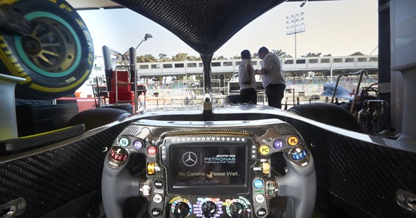 Aston Martin Valhalla: Δημόσιο ντεμπούτο στο Μονακό με τον Alonso στο τιμόνι - εικόνα 4