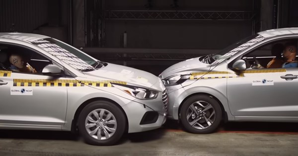 Αυτοκίνητο επικίνδυνο για τους επιβάτες πήρε μόνο ένα αστέρι σε crash tesh (video) - εικόνα 6