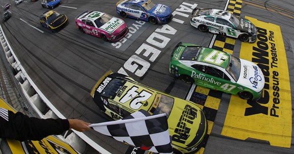 Η Ford παρουσίασε ηλεκτρικό πρωτότυπο NASCAR - εικόνα 1