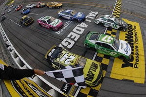Η Ford παρουσίασε ηλεκτρικό πρωτότυπο NASCAR - εικόνα 1