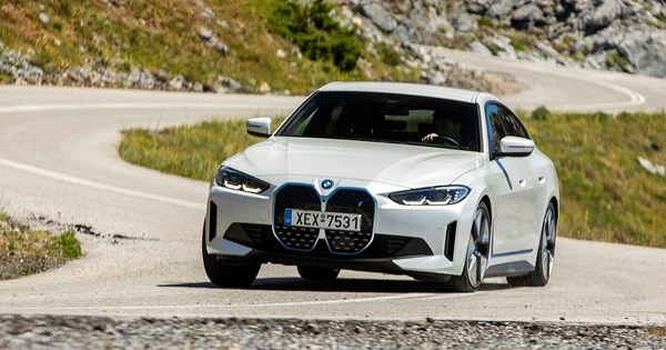 Στο σφυρί σπάνια Ferrari F40 με κινητήρα V12 και αγωνιστικό παρελθόν - εικόνα 7