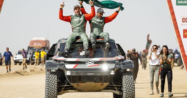 Madlen Peneva: Ποια είναι η πανέμορφη influencer του Μονακό με τα πανάκριβα αυτοκίνητα - εικόνα 5