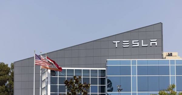 Video: Tesla Model X συγκρούεται με περιπολικά - εικόνα 8