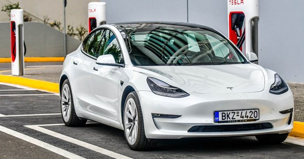Παραγωγή 400.000 οχημάτων στο Tesla gigafactory Berlin με πάρτι, πίτσα αλλά και "καμπανάκι" - εικόνα 3
