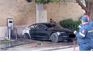 Επίσημο: Πότε παρουσιάζει η Tesla το robotaxi-Αυτή είναι η πρόσκληση - εικόνα 2