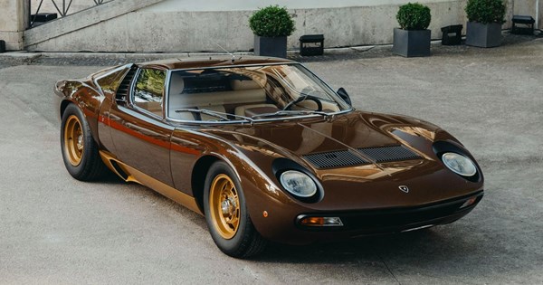 Θηριώδες pick-up "καβάλησε" Lamborghini-δεν την είδε ποτέ (video) - εικόνα 1