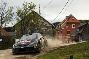 Δείτε 5 απολαυστικά λεπτά με τα καλύτερα άλματα σε αγώνες ράλι (video) - εικόνα 1