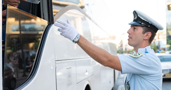 Aston Martin DBX S: Το ισχυρότερο SUV της φίρμας απειλεί την Ferrari Purosangue - εικόνα 9